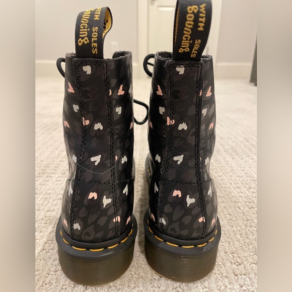 Dr.Marten’s 1460 Pascal Wild Hearts Combat Boots - Picture 2 of 6
